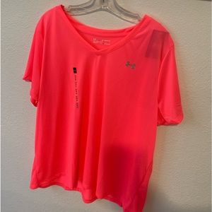 NWT WOMENS UNDER ARMOUR TEE SIZE 2X